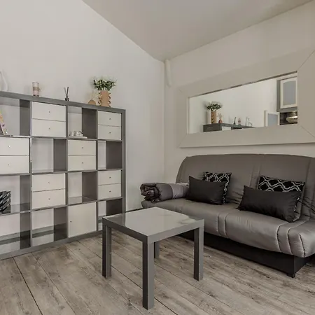 Holiday home Maison De Champs-elysee